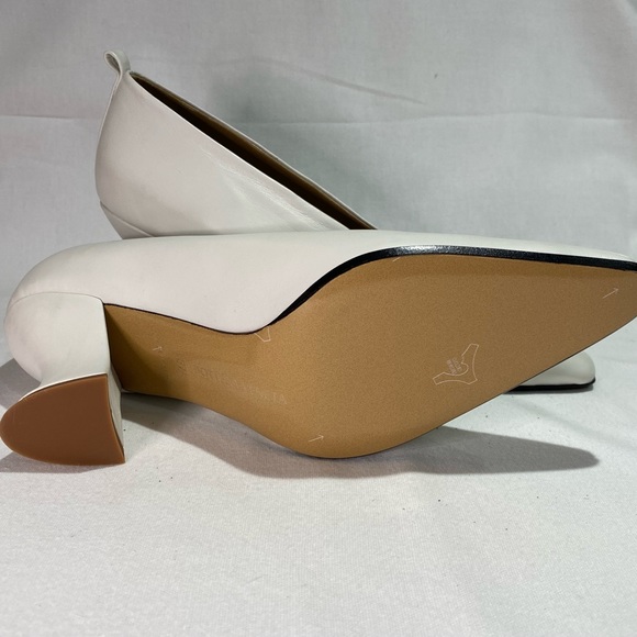 Bottega Veneta Almond Leather Heels - Picture 4 of 4